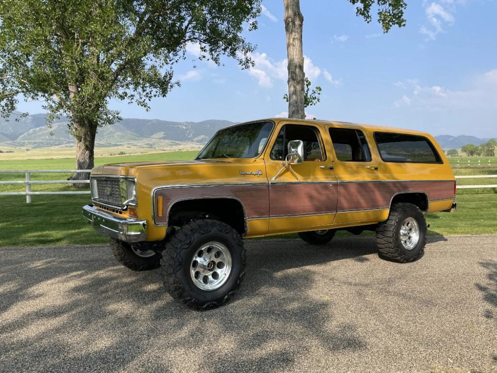 1973 Chevrolet Suburban Cheyenne Super Estate V8